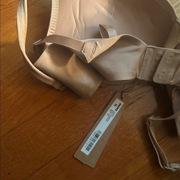 SKIMS Ultimate Push Up Plunge Bra size 32C brand new with tags - Picture 5 of 6